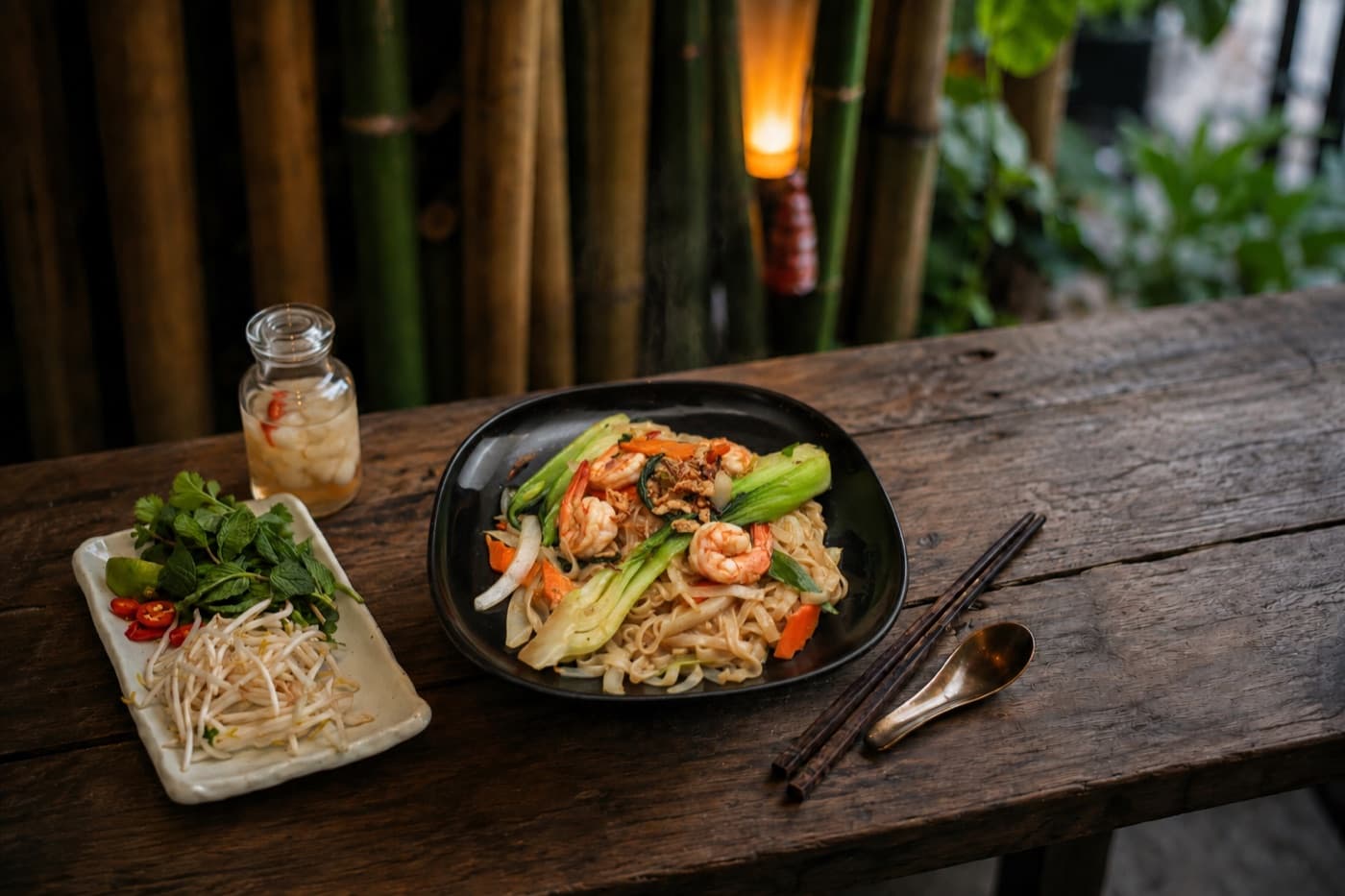 Pho xao stir-fried rice noodles with vegetables